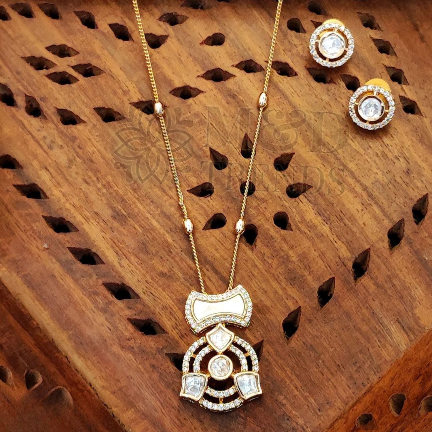 M&D Jewellery Kundan Full Stone High Gold Polish Pendant Set for Women | Brass Metal Pendant with Matching Earrings